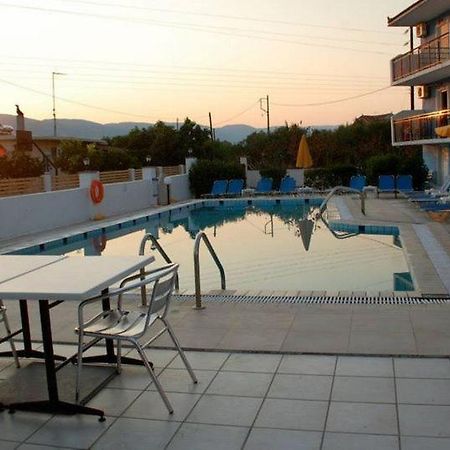Britannia Hotel Agrilia Екстериор снимка