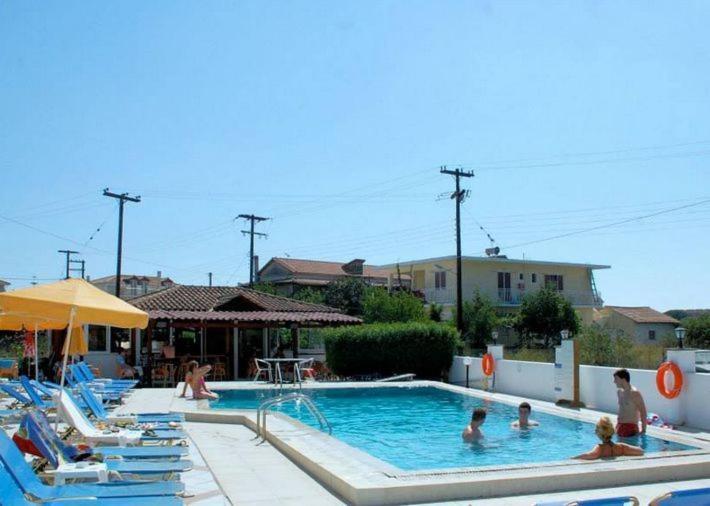 Britannia Hotel Agrilia Екстериор снимка